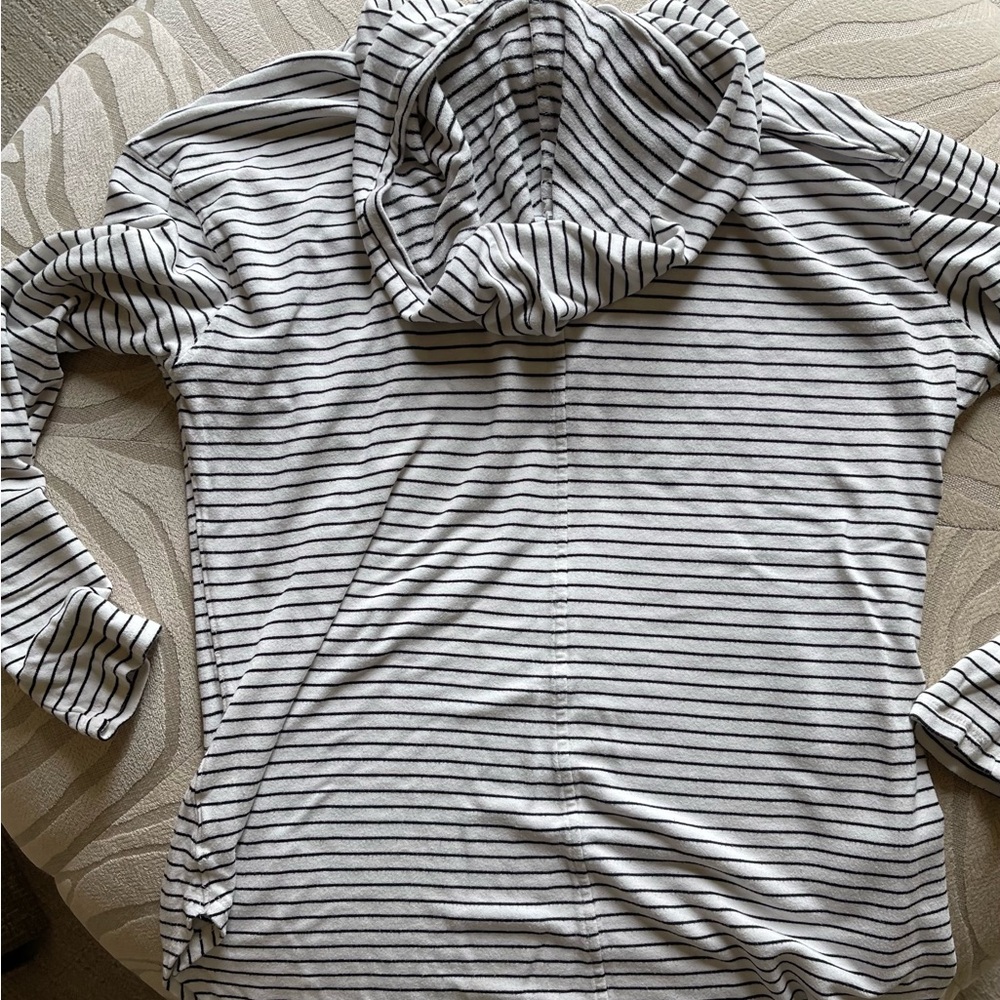 Daily Ritual Lightweight Hoodie - Picture 3 of 5
